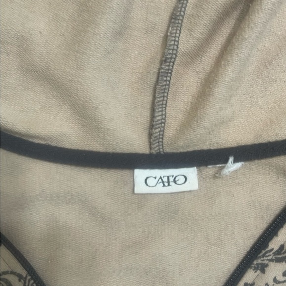 Cato Zip Up Sweatshirt in Great Condition Motif Print Beige & Black Sz Large - Picture 3 of 6